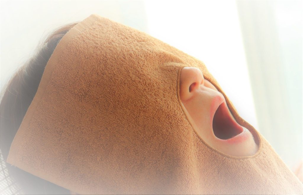 デンタル　穴あきタオル